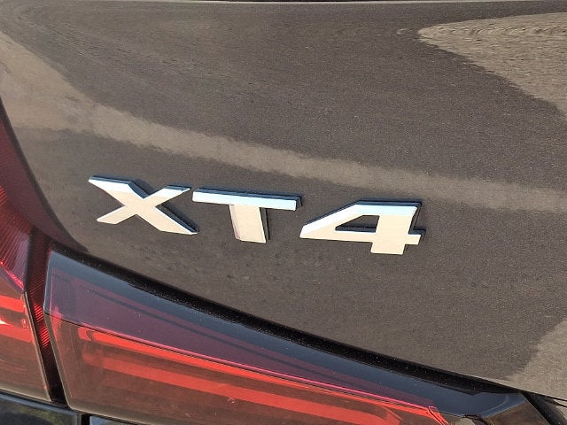 2022 Cadillac XT4 AWD Luxury
