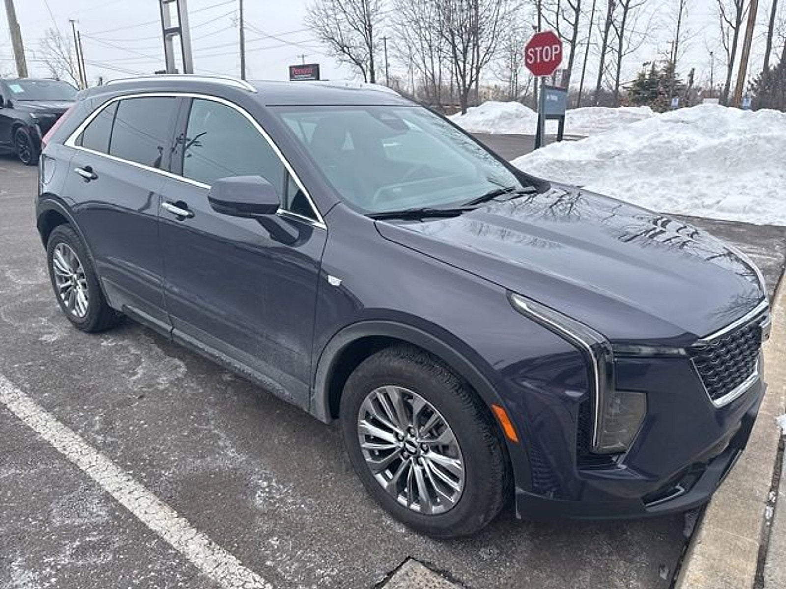 2024 Cadillac XT4 Premium Luxury