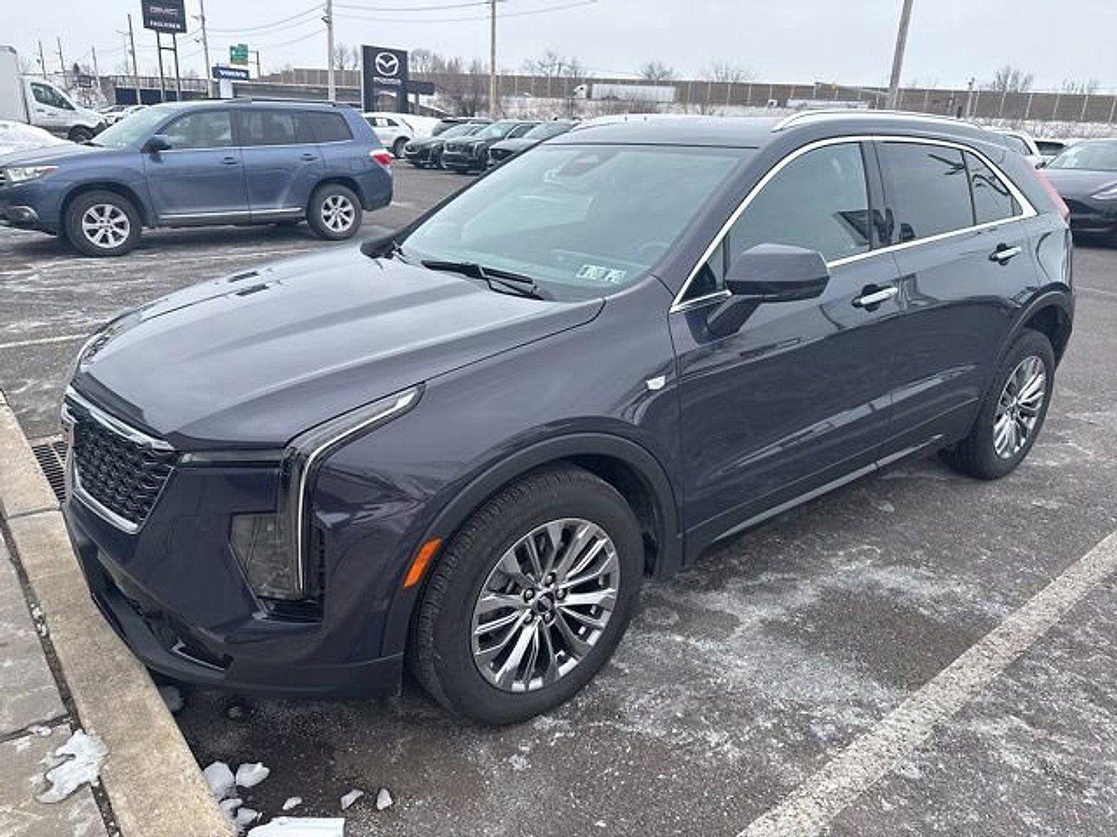 2024 Cadillac XT4 Premium Luxury