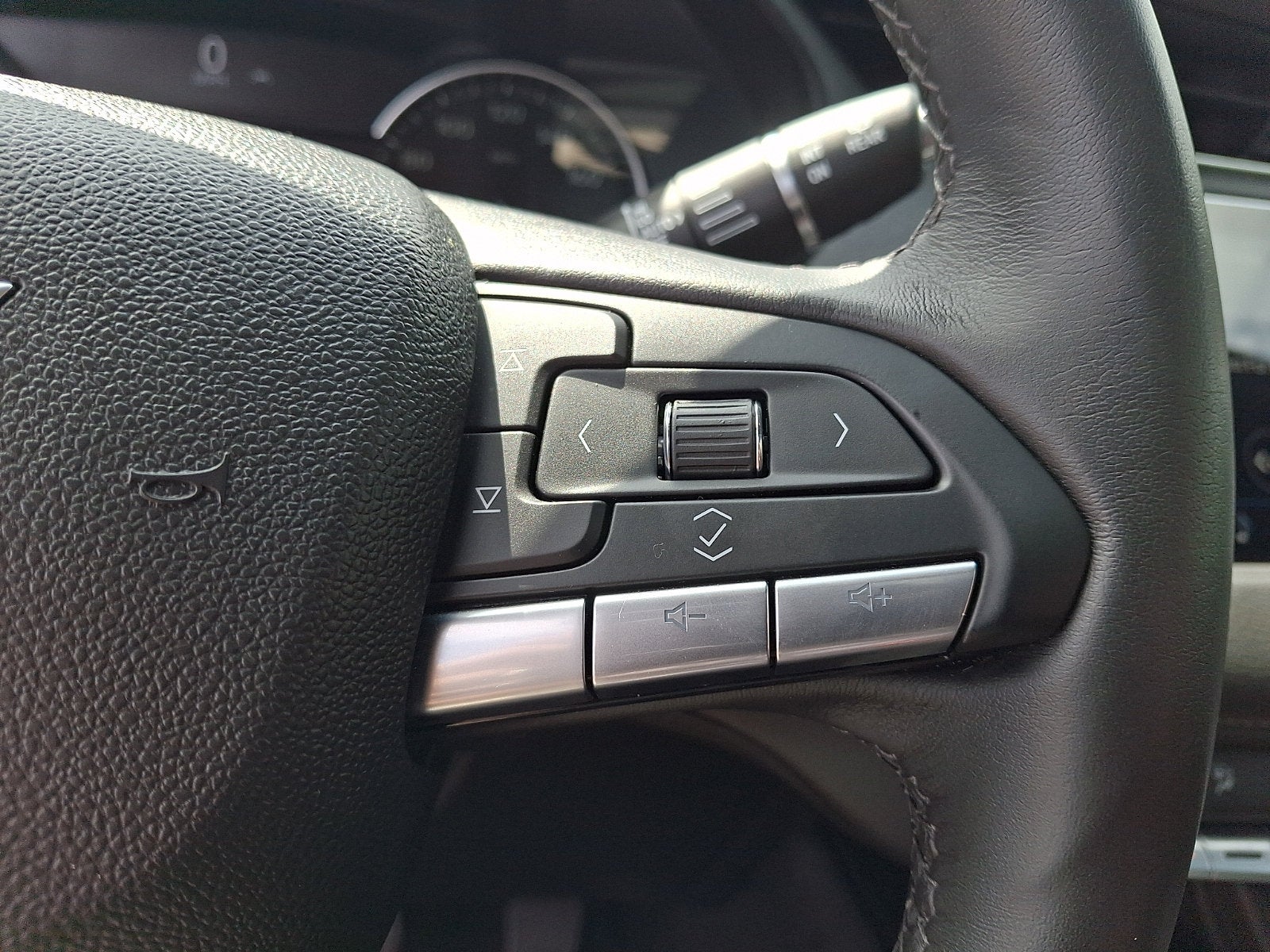 2023 Cadillac XT4 AWD Premium Luxury