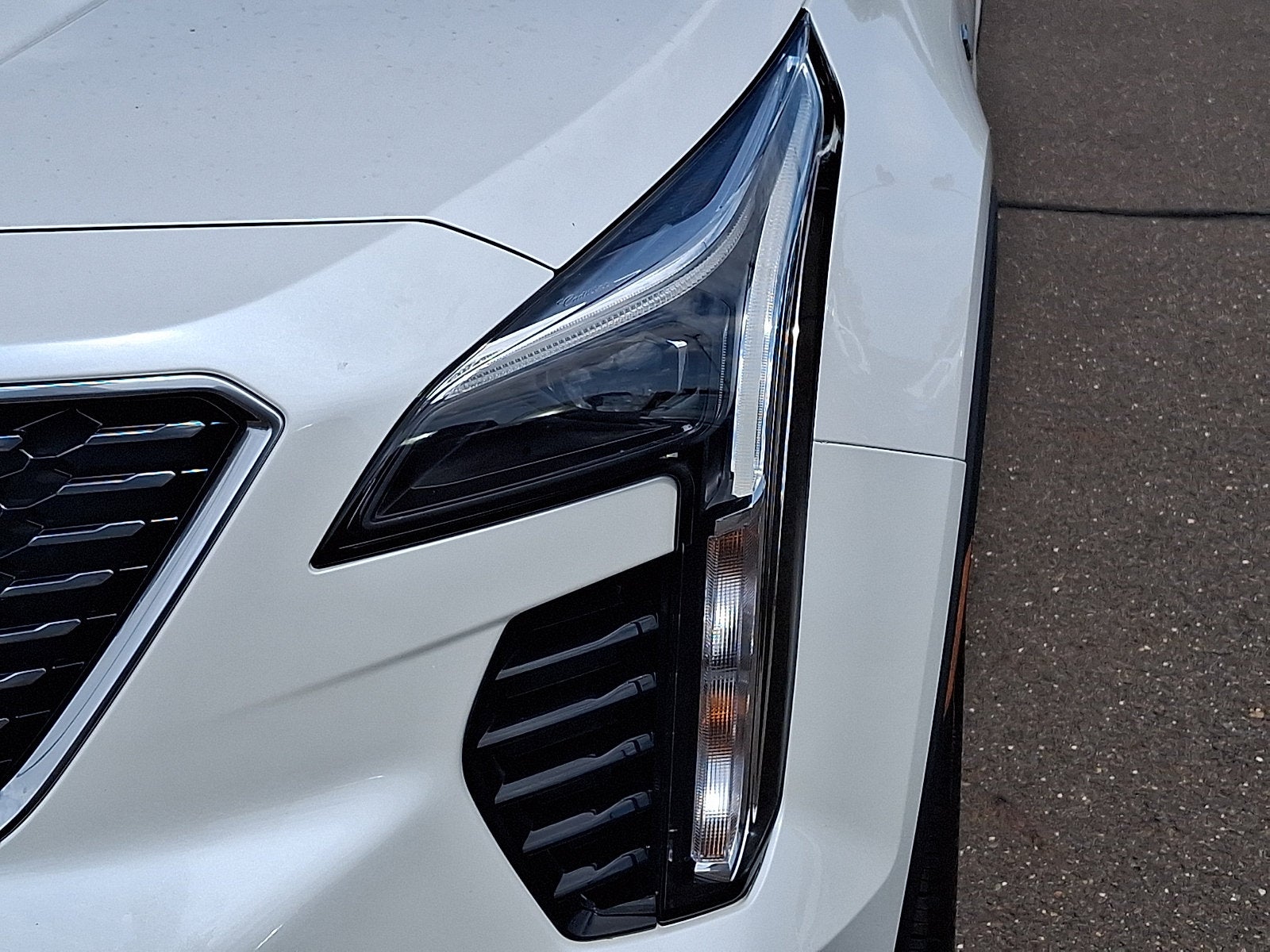 2023 Cadillac XT4 AWD Premium Luxury