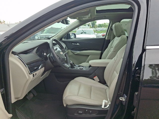 2023 Cadillac XT4 AWD Premium Luxury