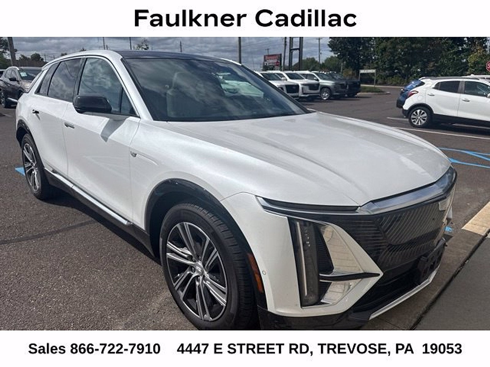 2024 Cadillac LYRIQ Luxury 1