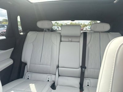 2024 Cadillac LYRIQ Luxury 1