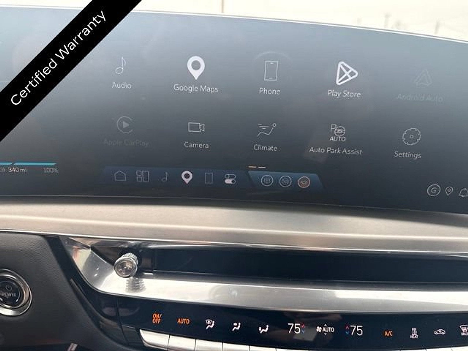 2024 Cadillac LYRIQ Luxury 2