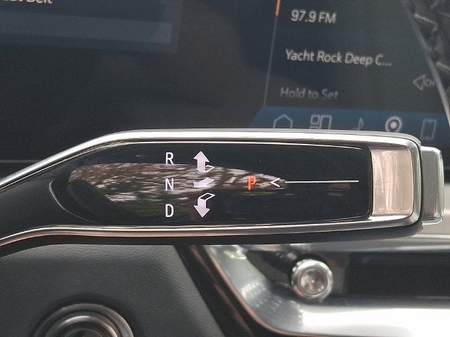 2024 Cadillac LYRIQ Luxury 3