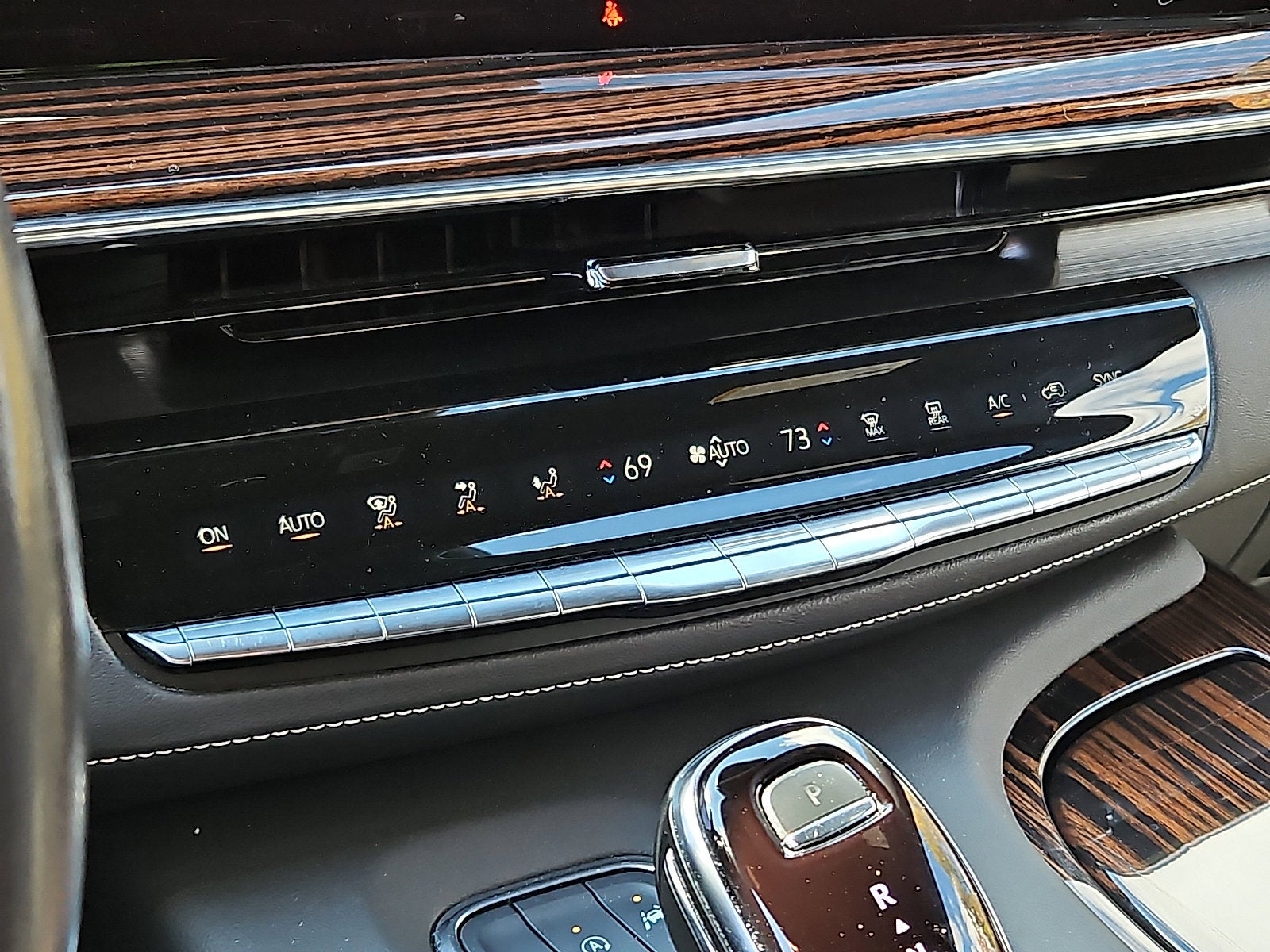 2024 Cadillac Escalade ESV Luxury