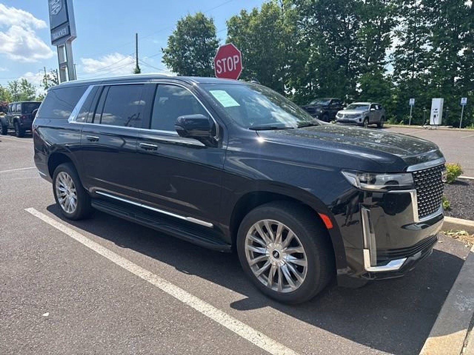 2023 Cadillac Escalade ESV 4WD Premium Luxury's photo