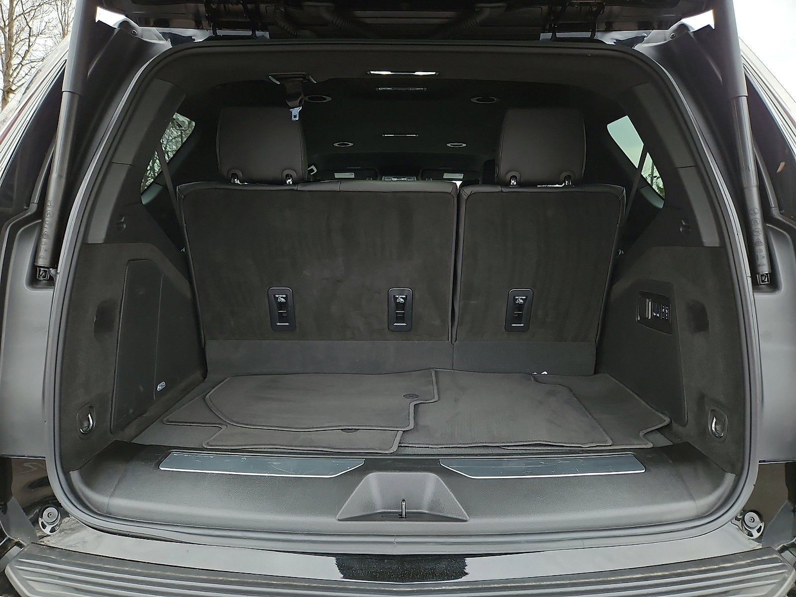 2025 Cadillac Escalade Luxury