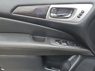 2020 Nissan Pathfinder SL