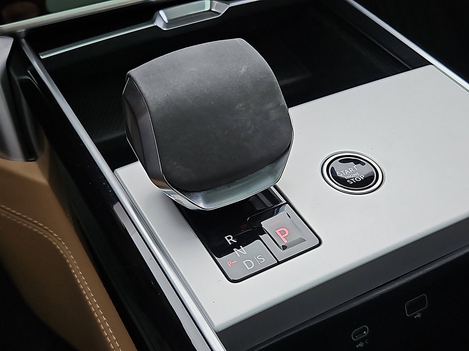 2024 Land Rover Range Rover SE