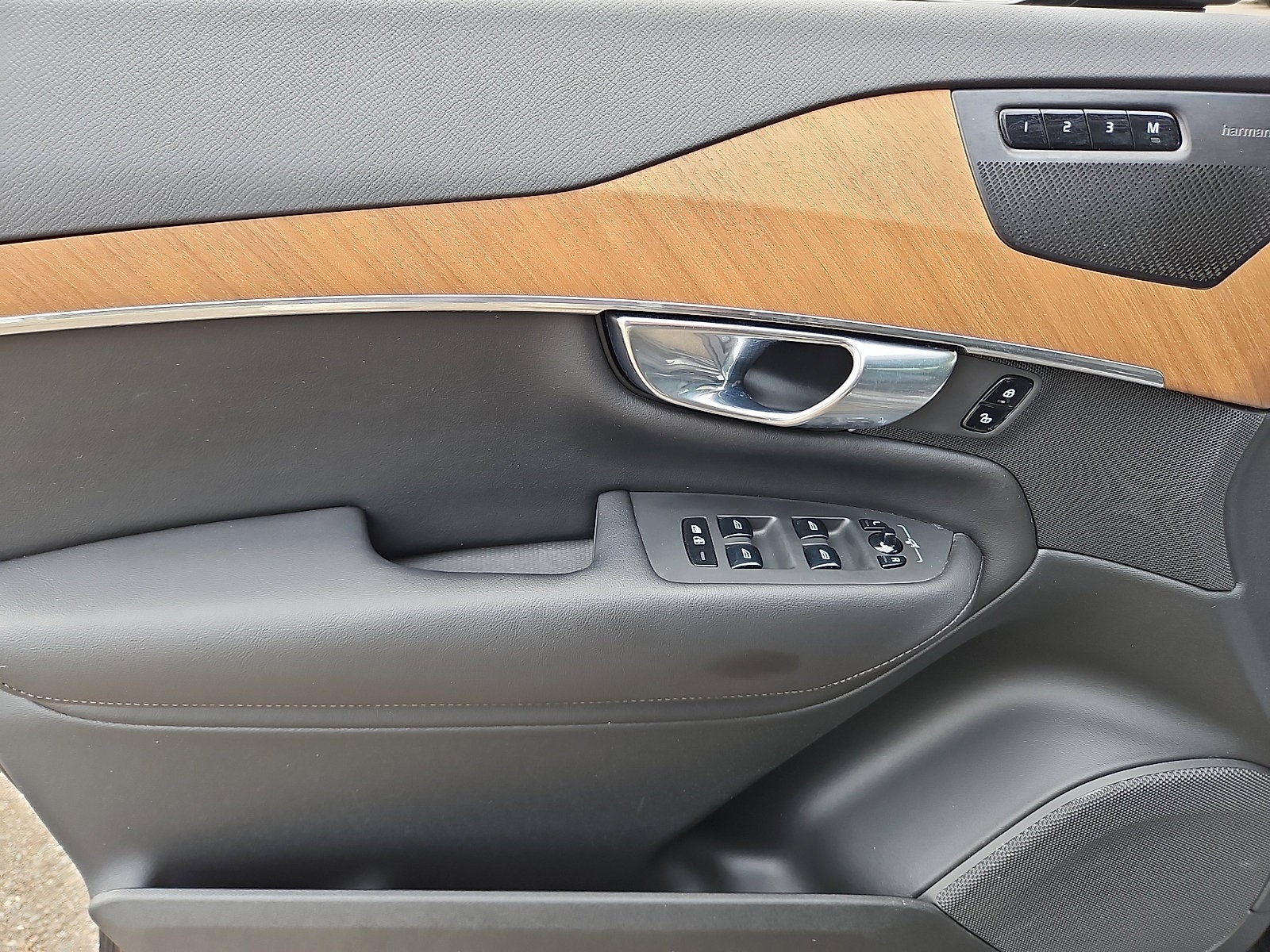 2023 Volvo XC90 Plus