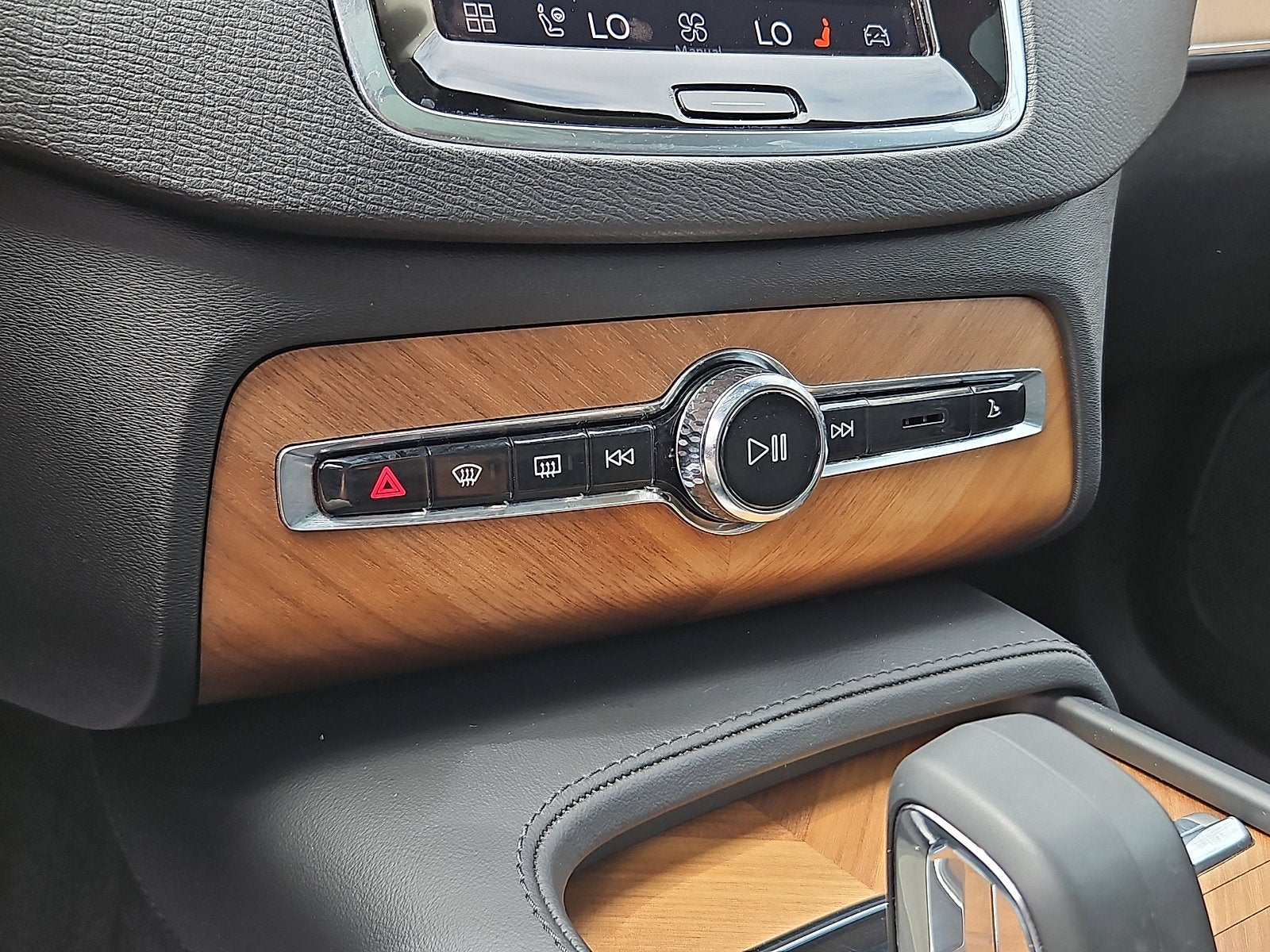 2023 Volvo XC90 Plus