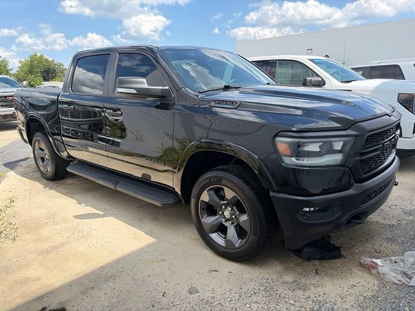 2022 RAM 1500 Big Horn Crew Cab 4x4 5'7" Box