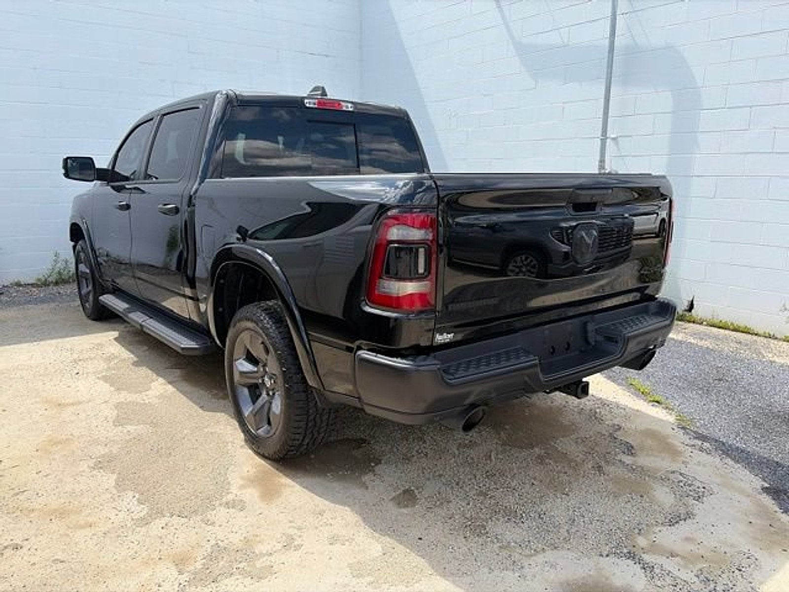 2022 RAM 1500 Big Horn Crew Cab 4x4 5'7" Box