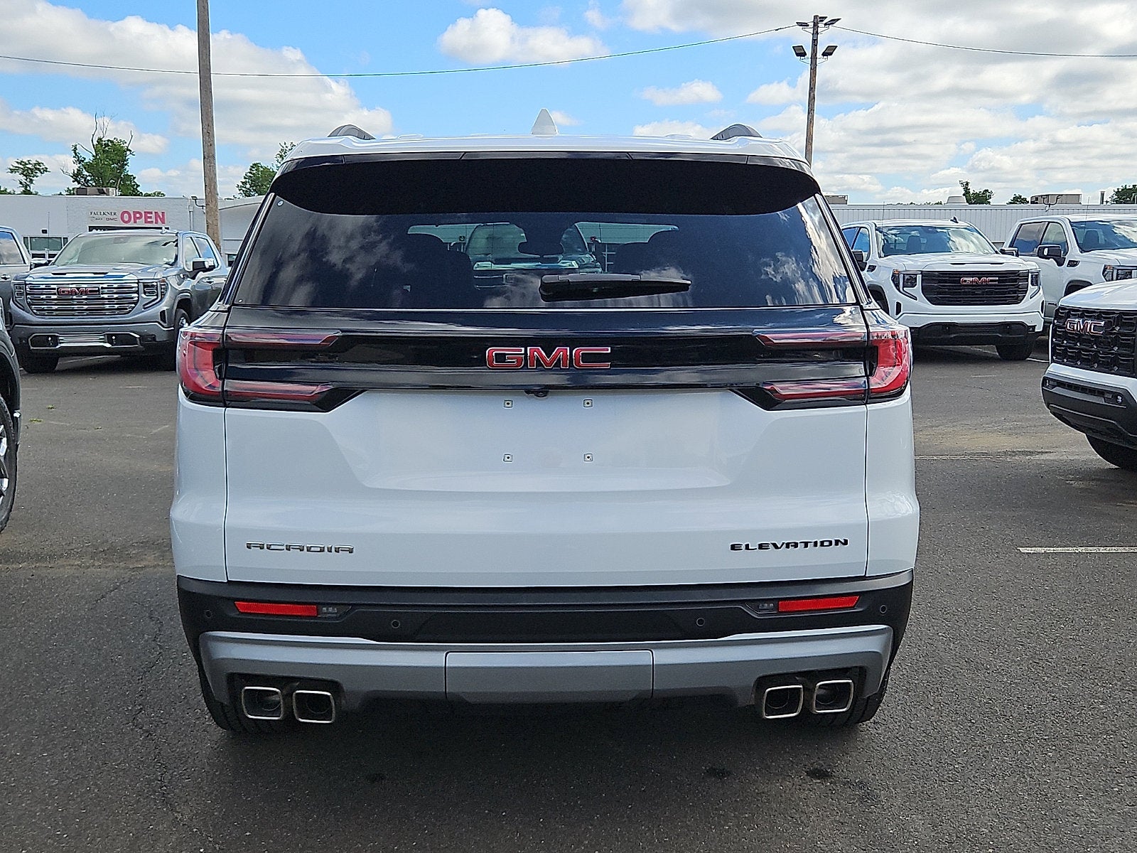2025 GMC Acadia Elevation