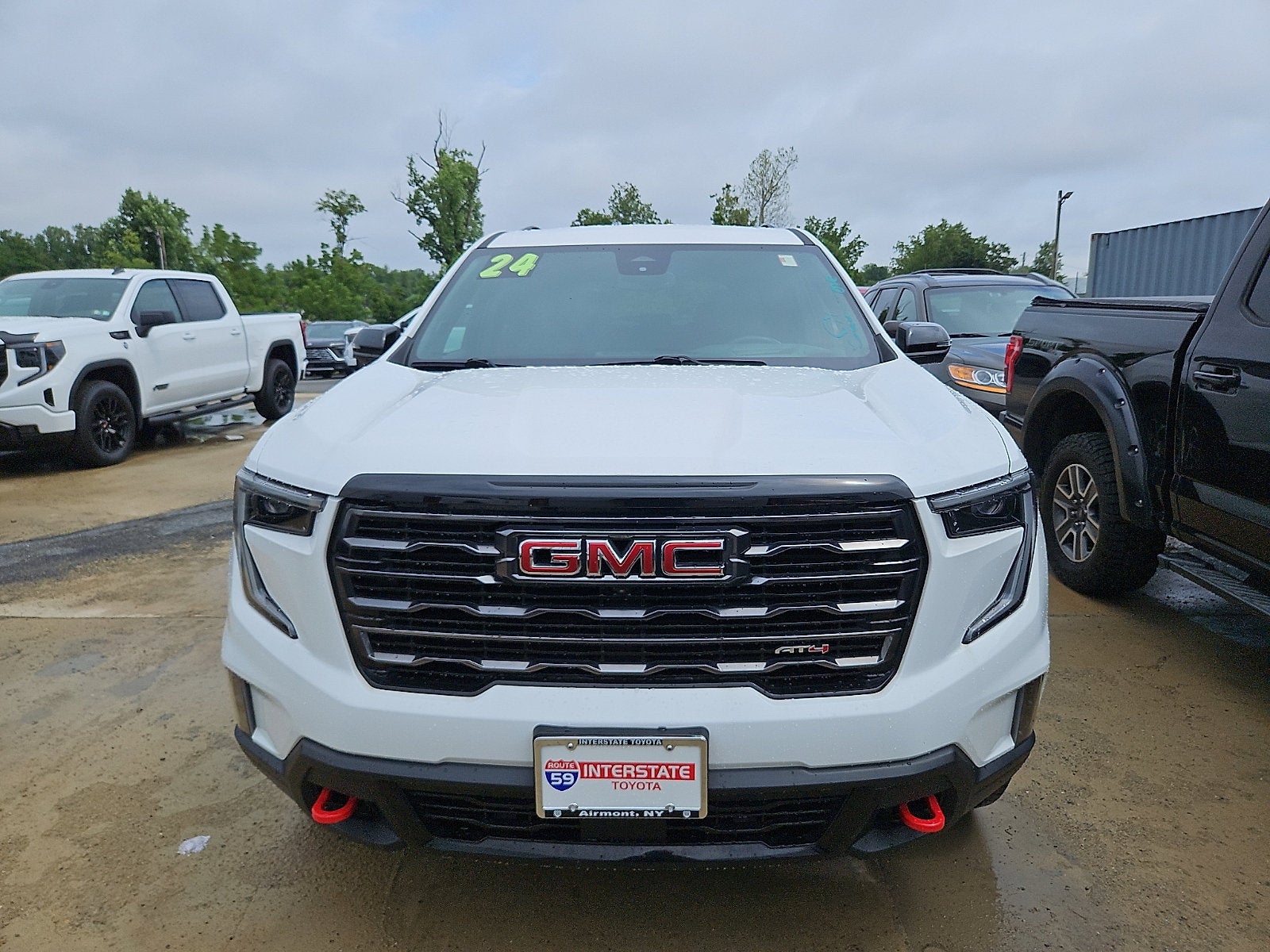 2024 GMC Acadia AT4