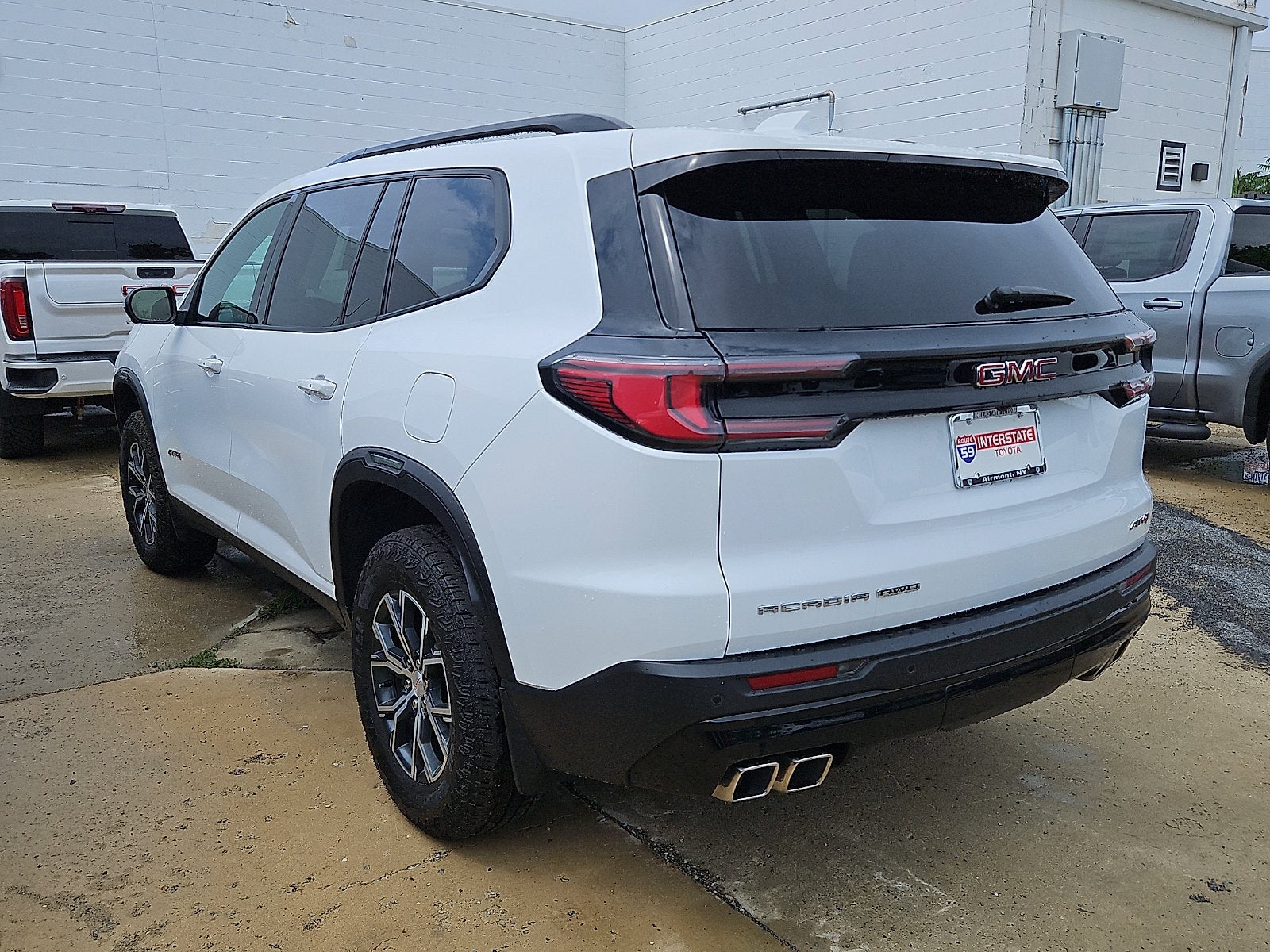 2024 GMC Acadia AT4