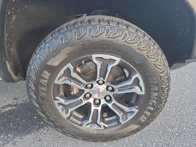 2023 GMC Canyon 4WD AT4