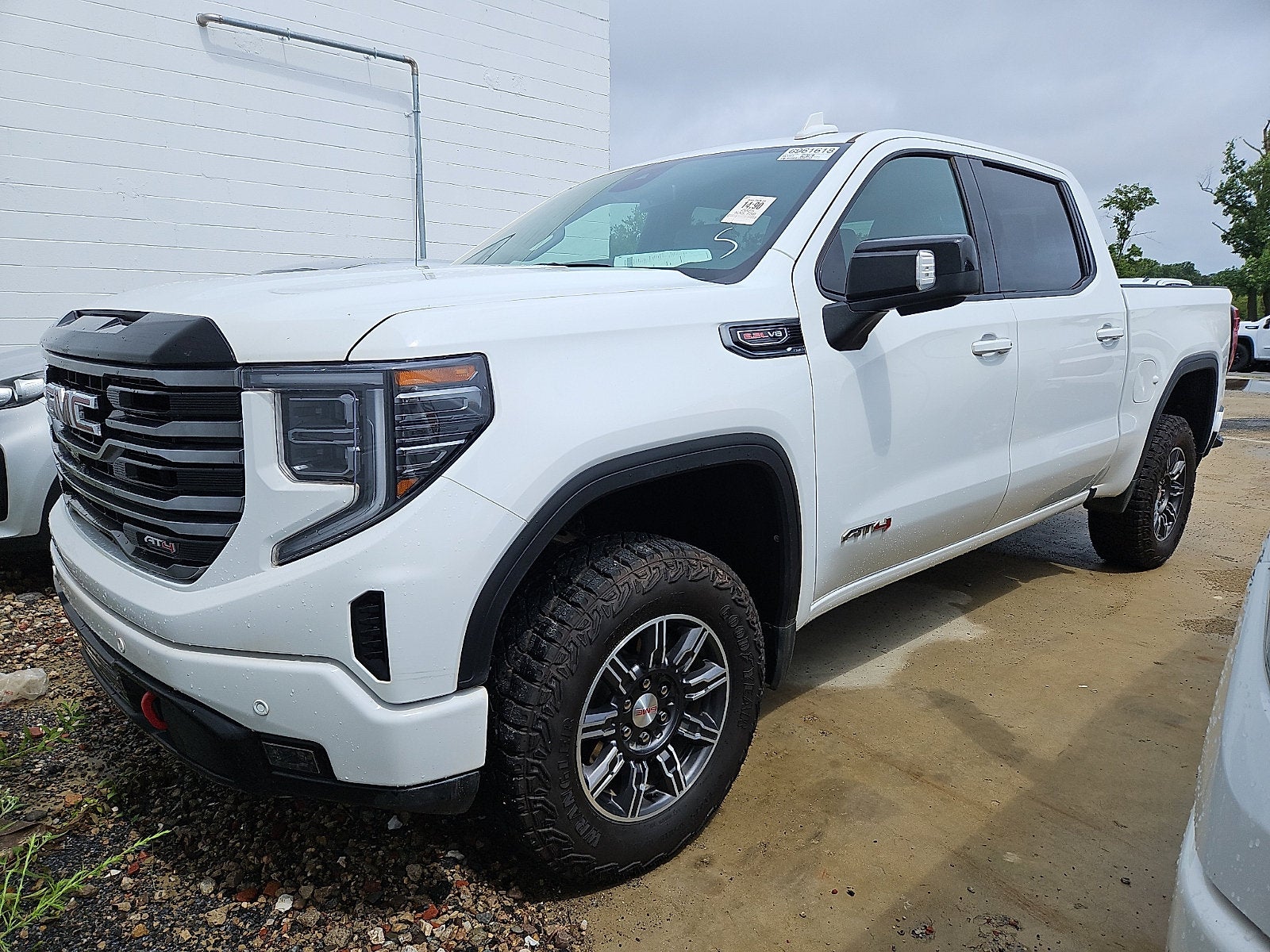 2025 GMC Sierra 1500 AT4