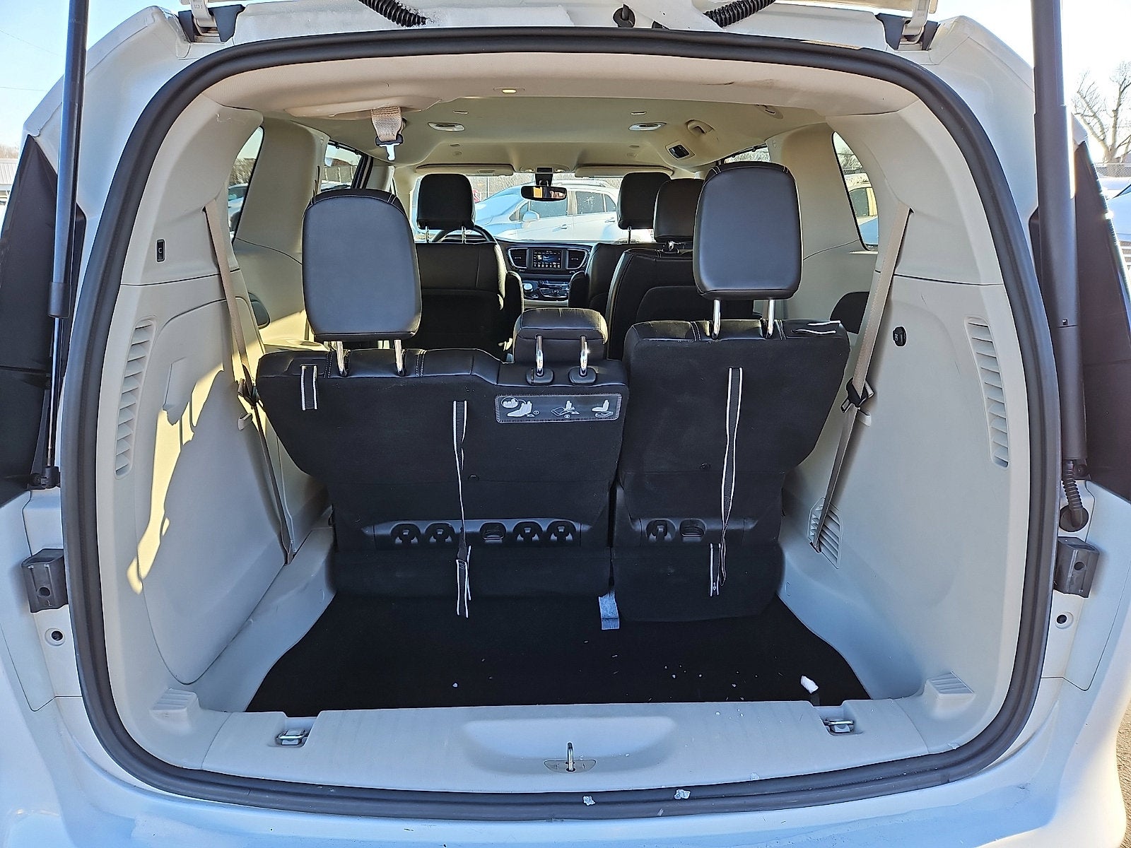 2020 Chrysler Voyager LXI