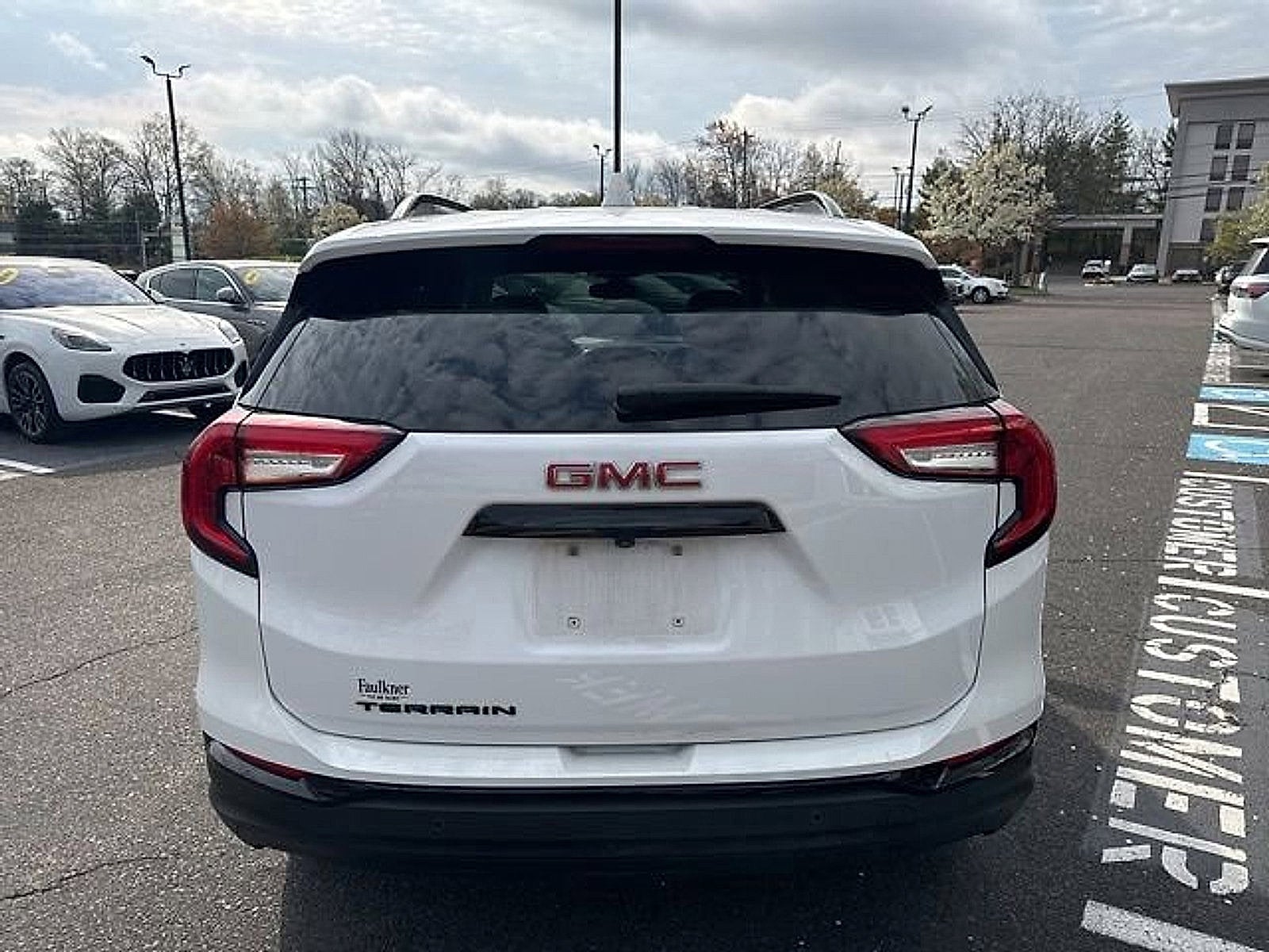 2023 GMC Terrain SLT