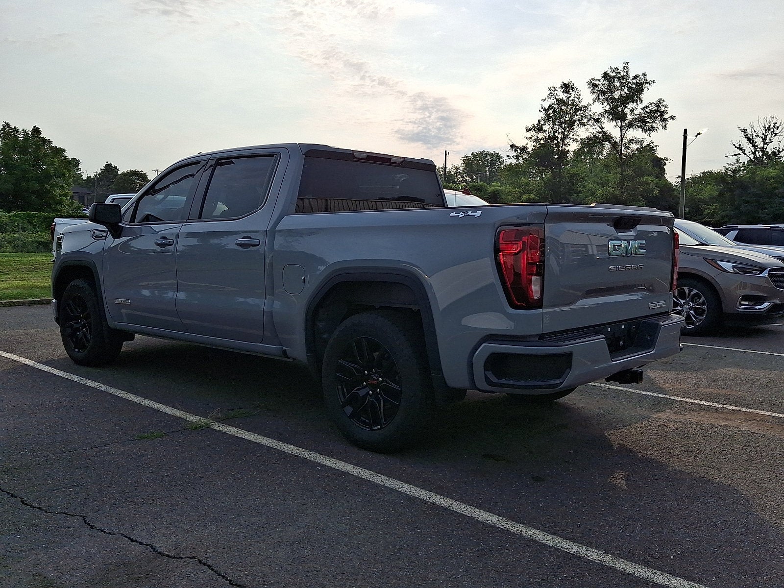 2024 GMC Sierra 1500 Elevation