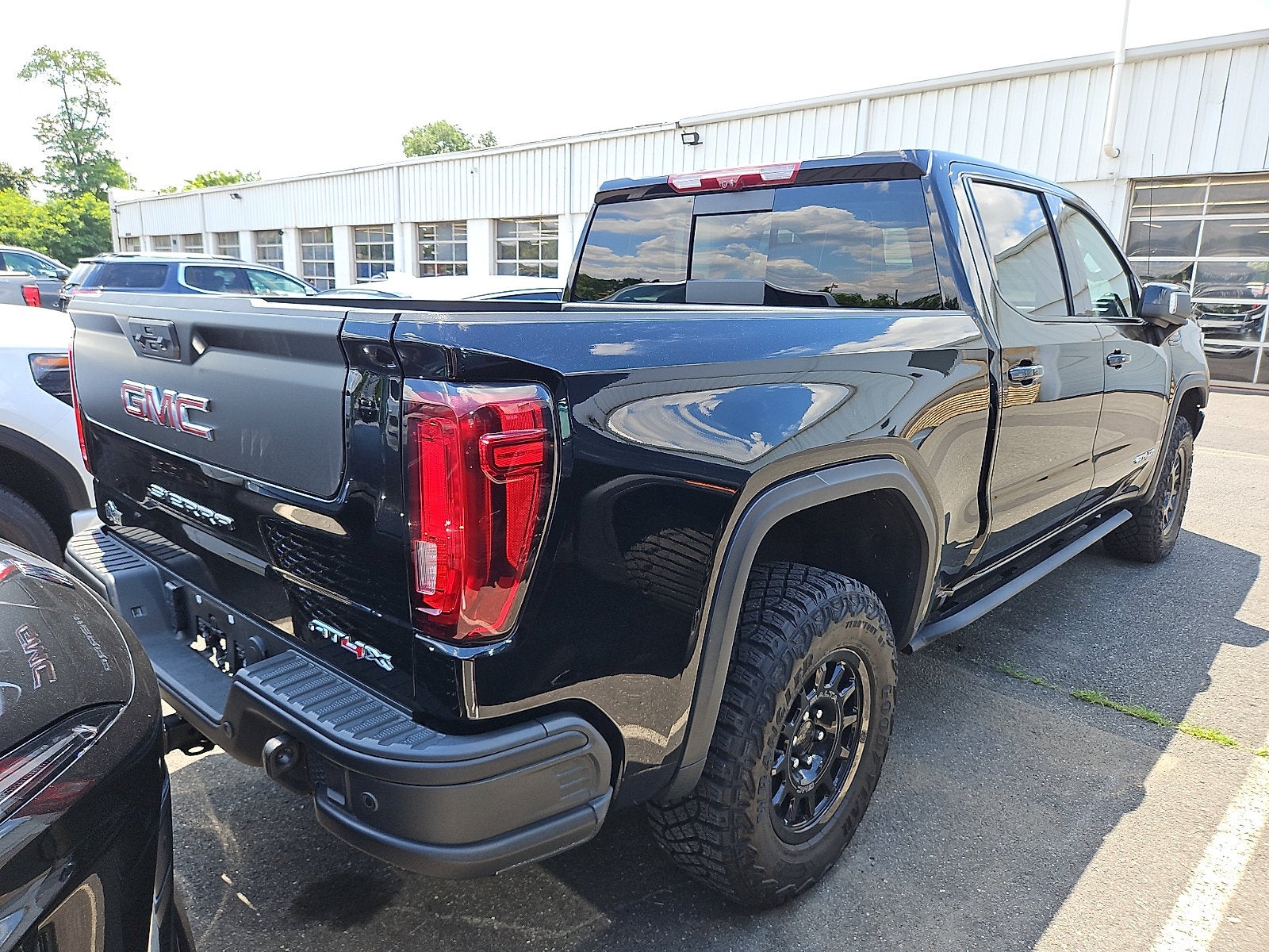 2023 GMC Sierra 1500 AT4X