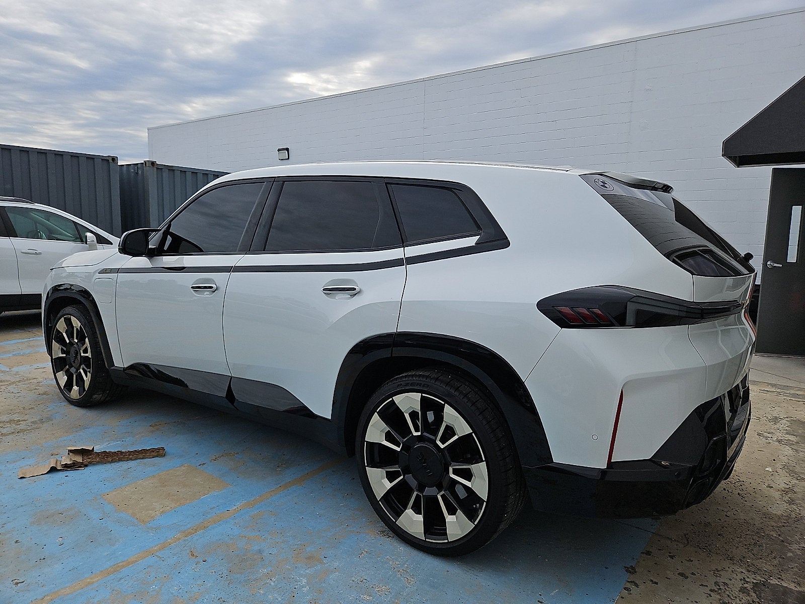 2023 BMW XM Base