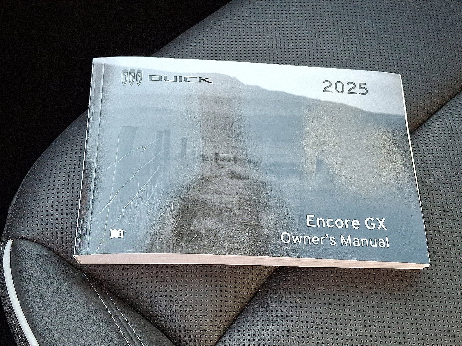 2025 Buick Encore GX Avenir