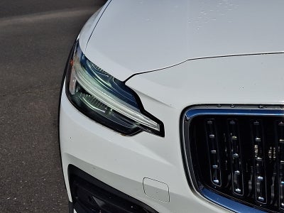 2020 Volvo V60 Cross Country T5