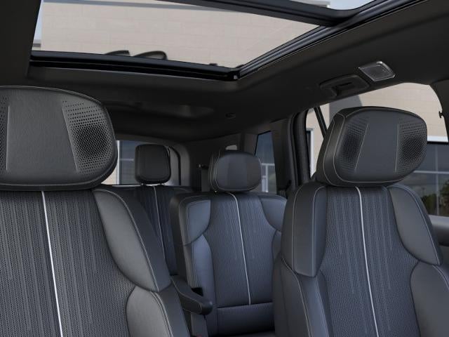 2027 Cadillac VISTIQ AWD 4dr Luxury