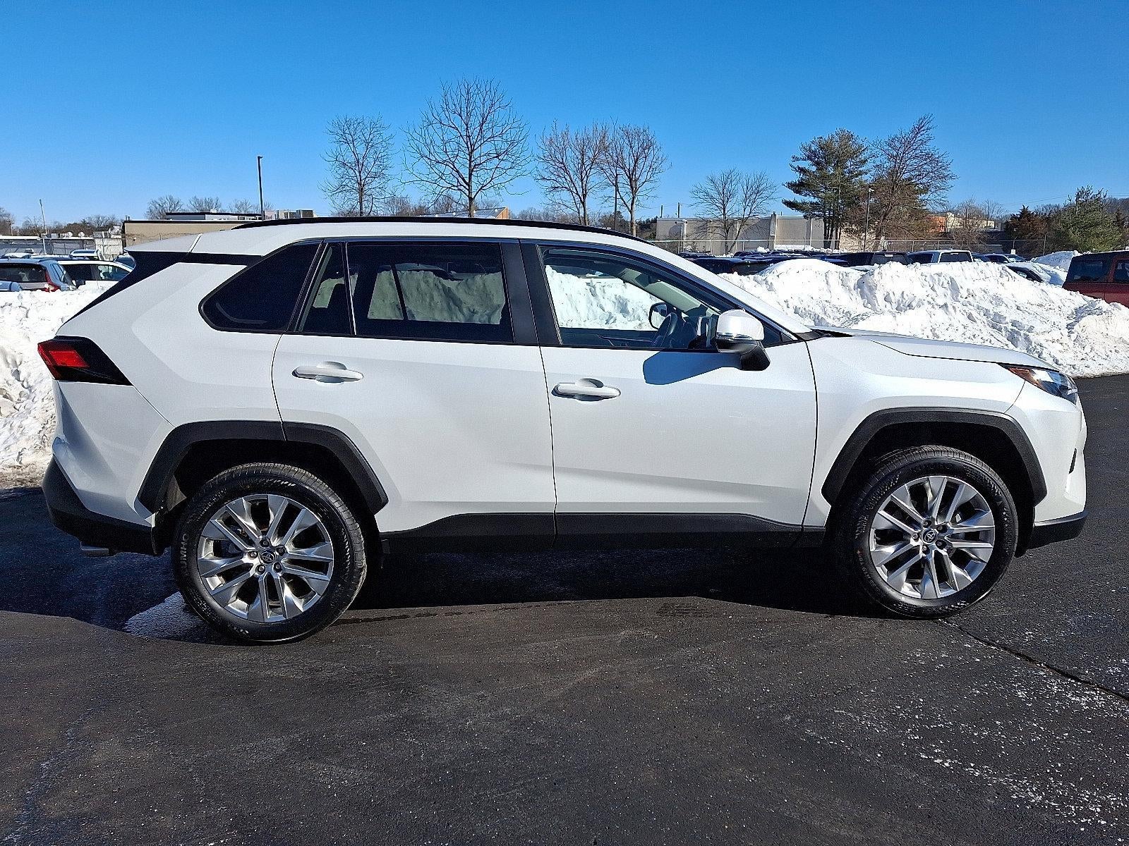 2025 Toyota RAV4 XLE Premium AWD (Natl)