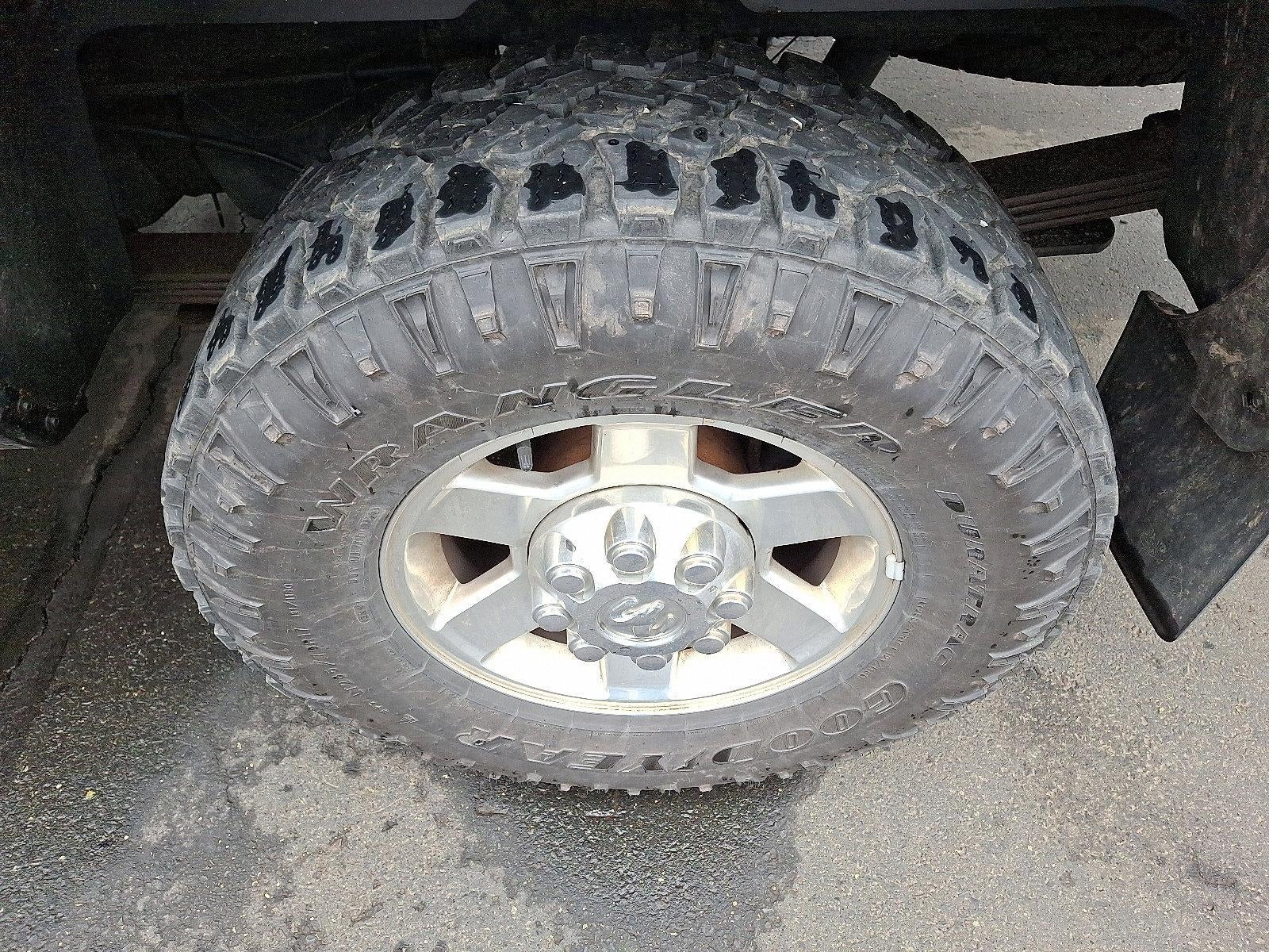 2012 RAM 2500 4WD Crew Cab 6.4 Ft Box Big Horn