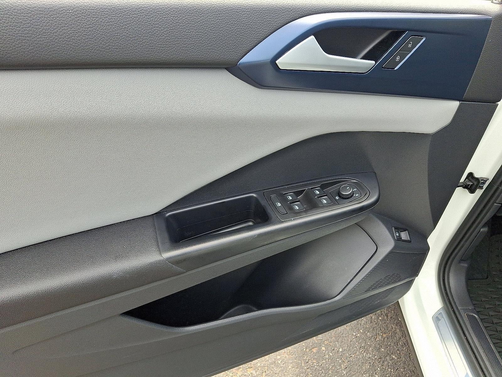 2023 Volkswagen Taos SE 4MOTION