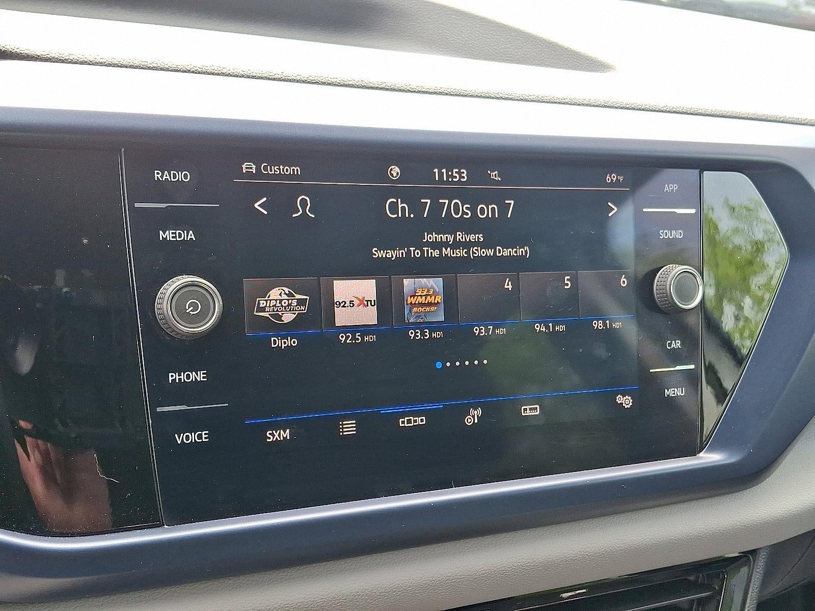 2023 Volkswagen Taos SE 4MOTION