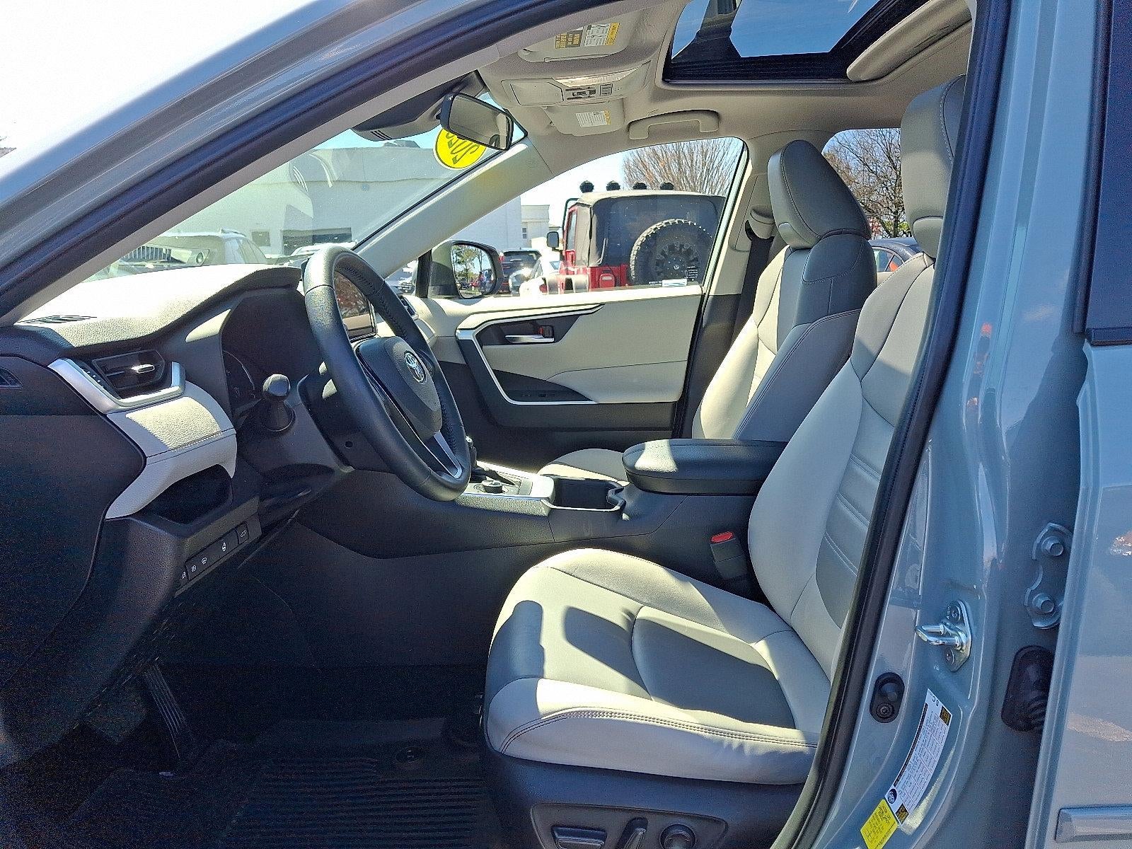 2023 Toyota RAV4 Hybrid XLE Premium AWD (Natl)