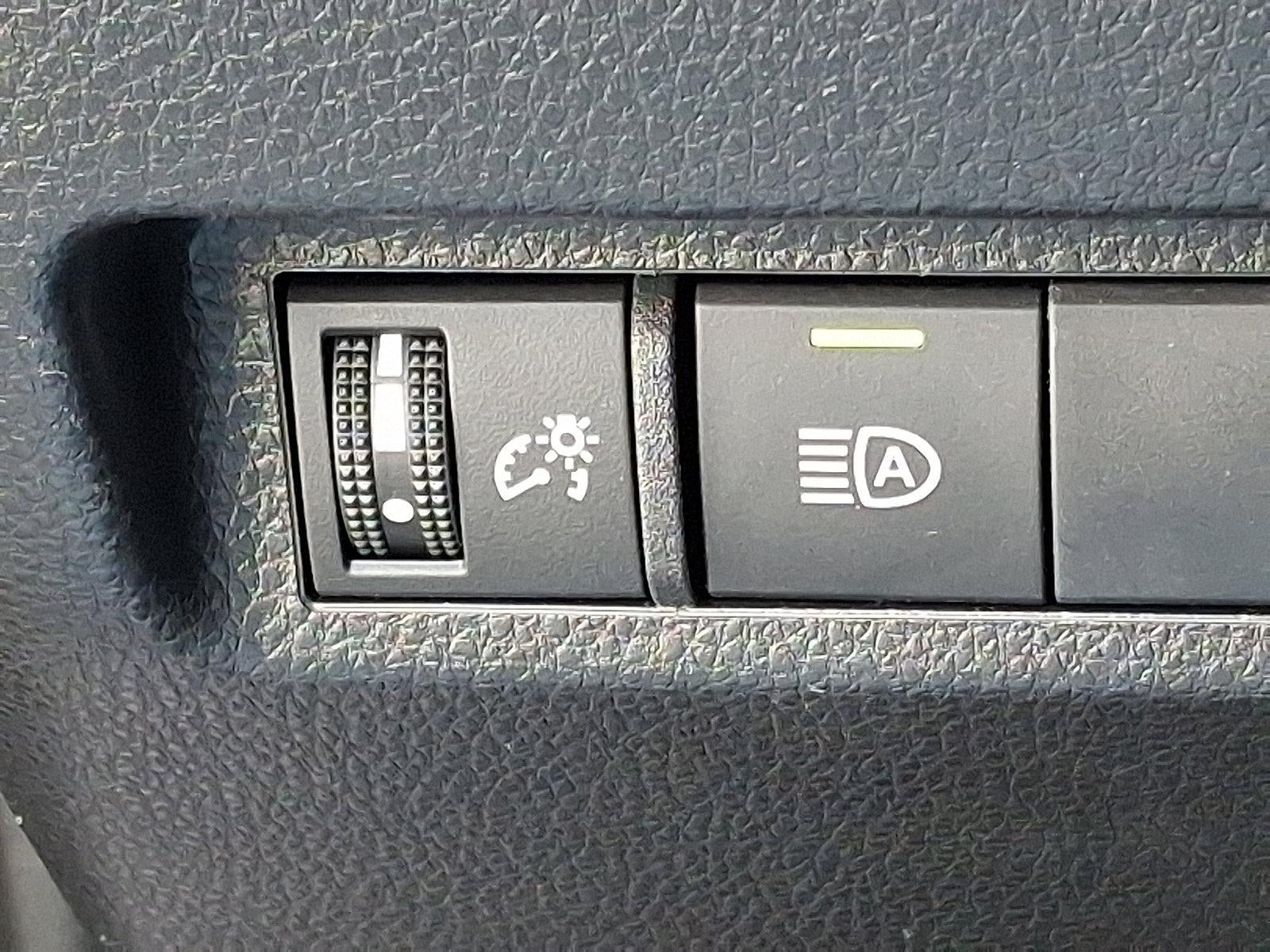 2025 Toyota RAV4 Hybrid XLE AWD (Natl)