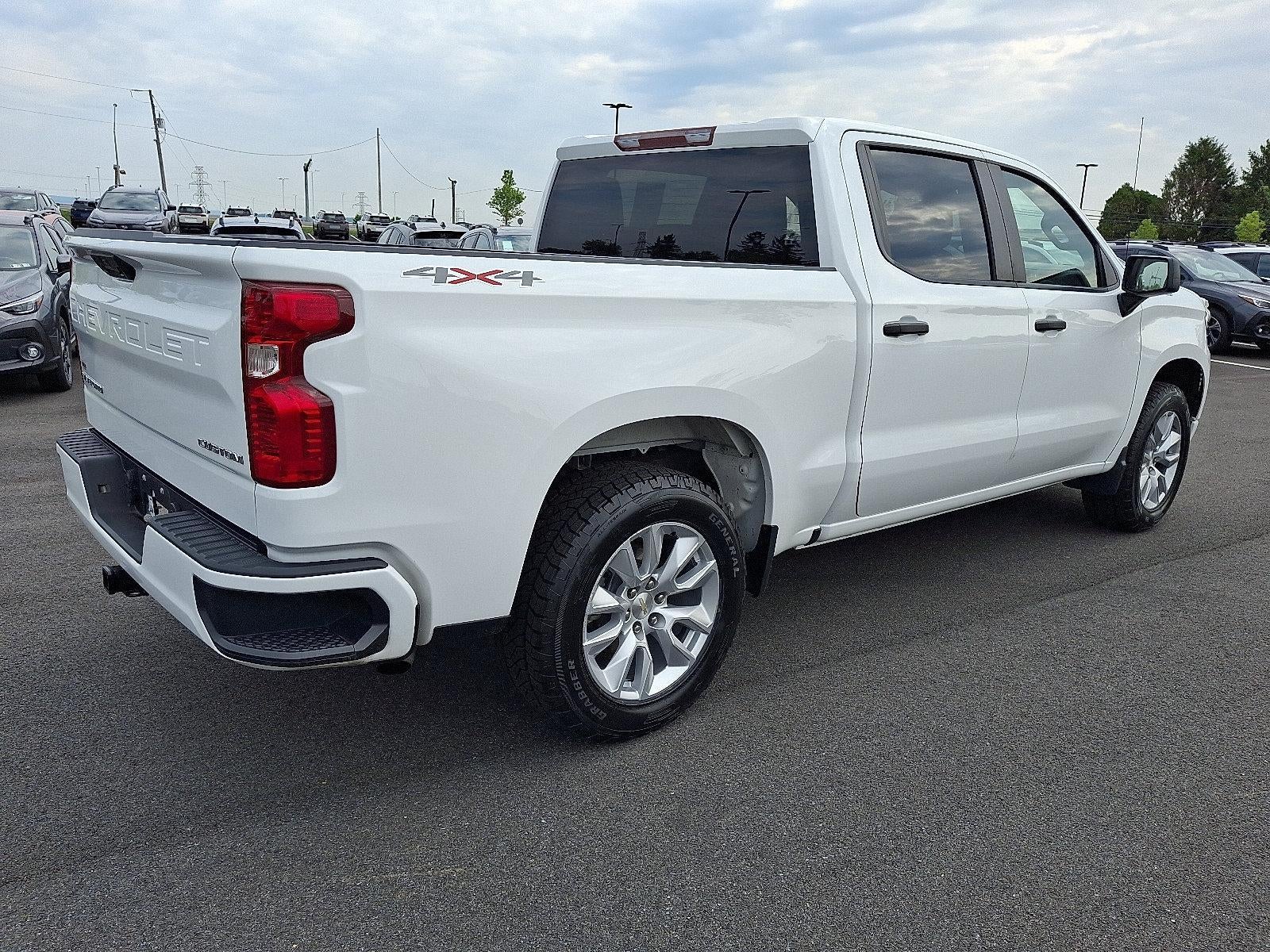 2023 Chevrolet Silverado 1500 Crew Cab Short Box 4-Wheel Drive Custom