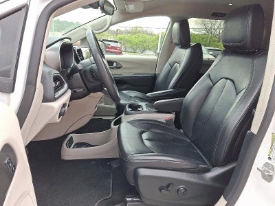 2023 Chrysler Pacifica Touring L FWD
