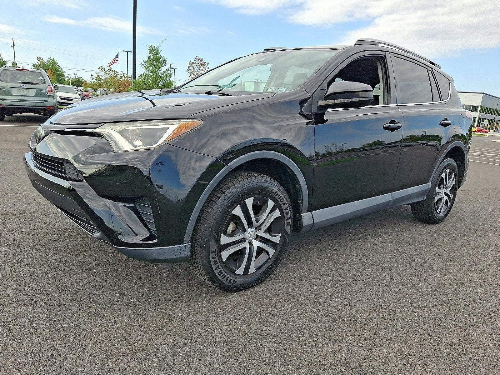 2017 Toyota RAV4 LE AWD (Natl)