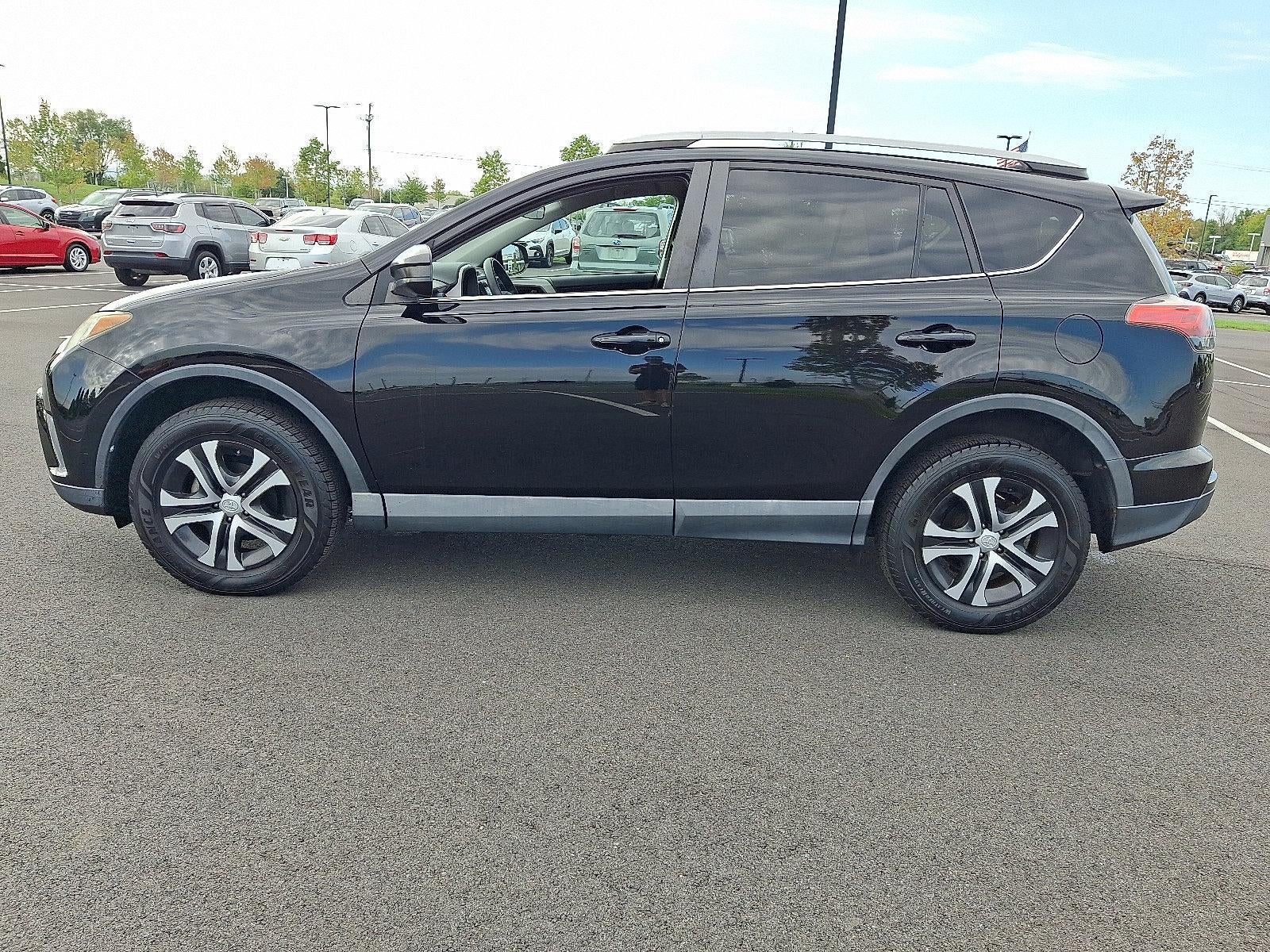 2017 Toyota RAV4 LE AWD (Natl)