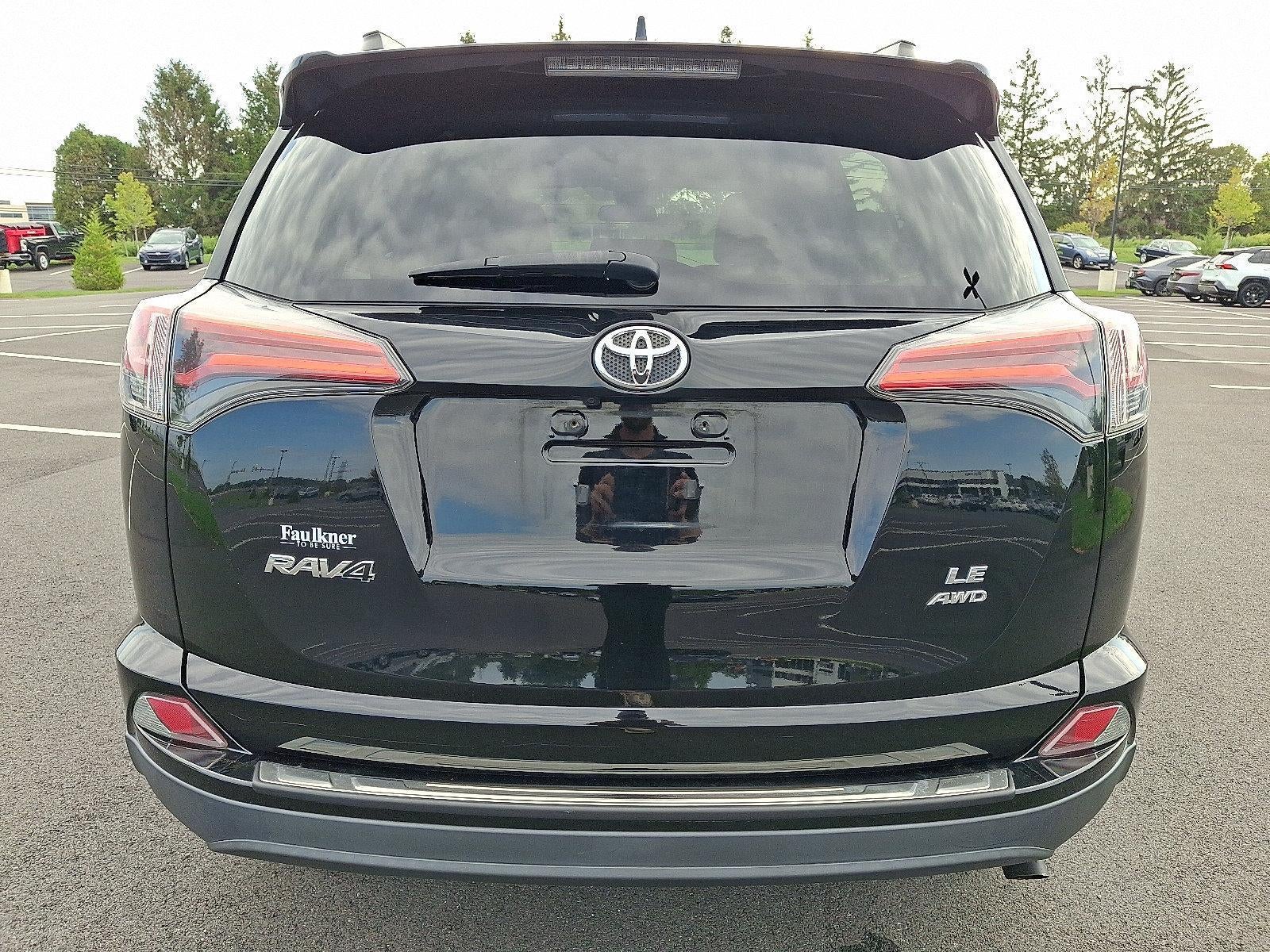 2017 Toyota RAV4 LE AWD (Natl)