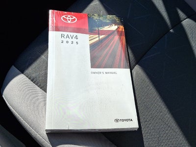 2025 Toyota RAV4 XLE