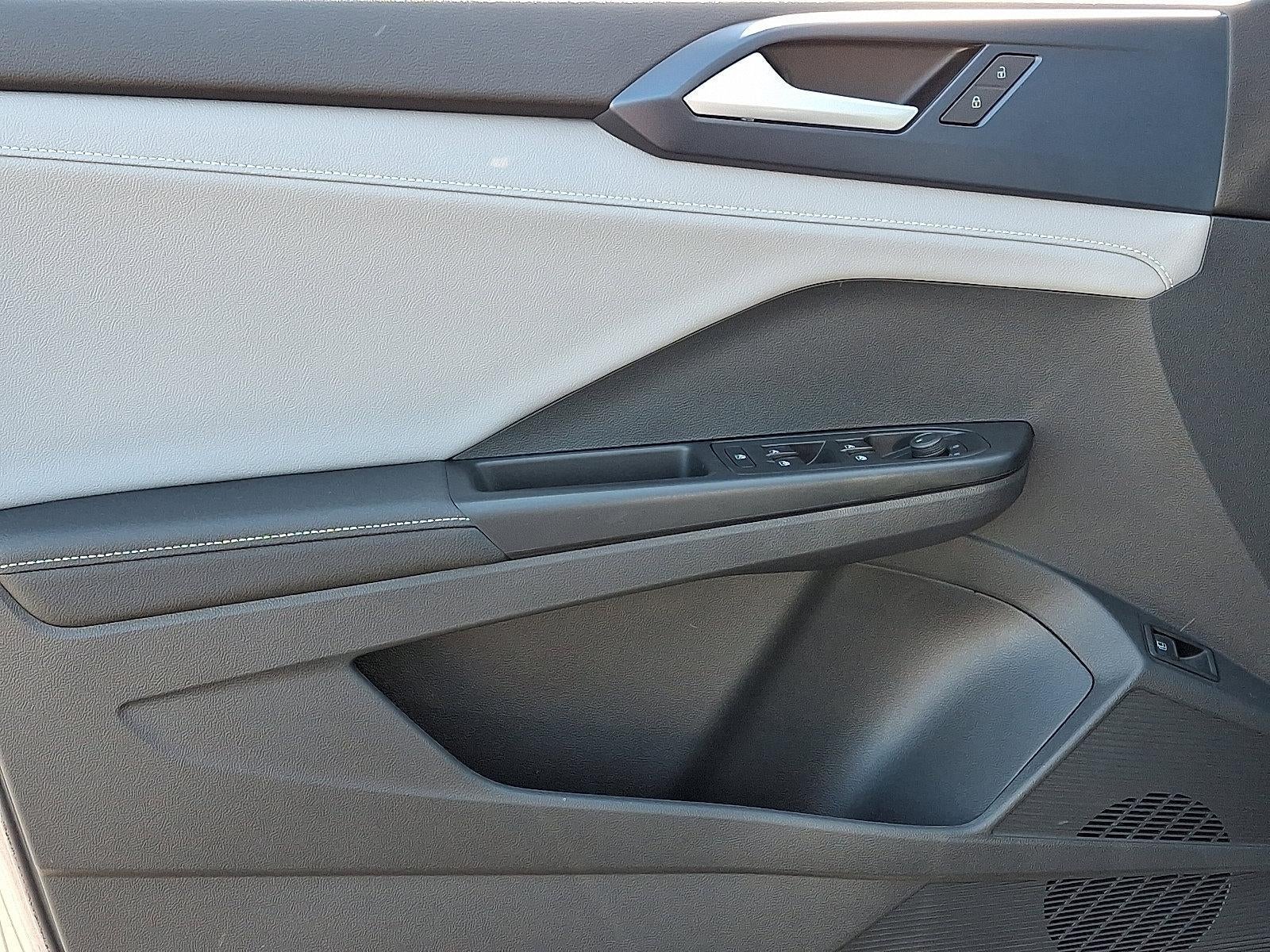 2024 Volkswagen Taos SE 4MOTION