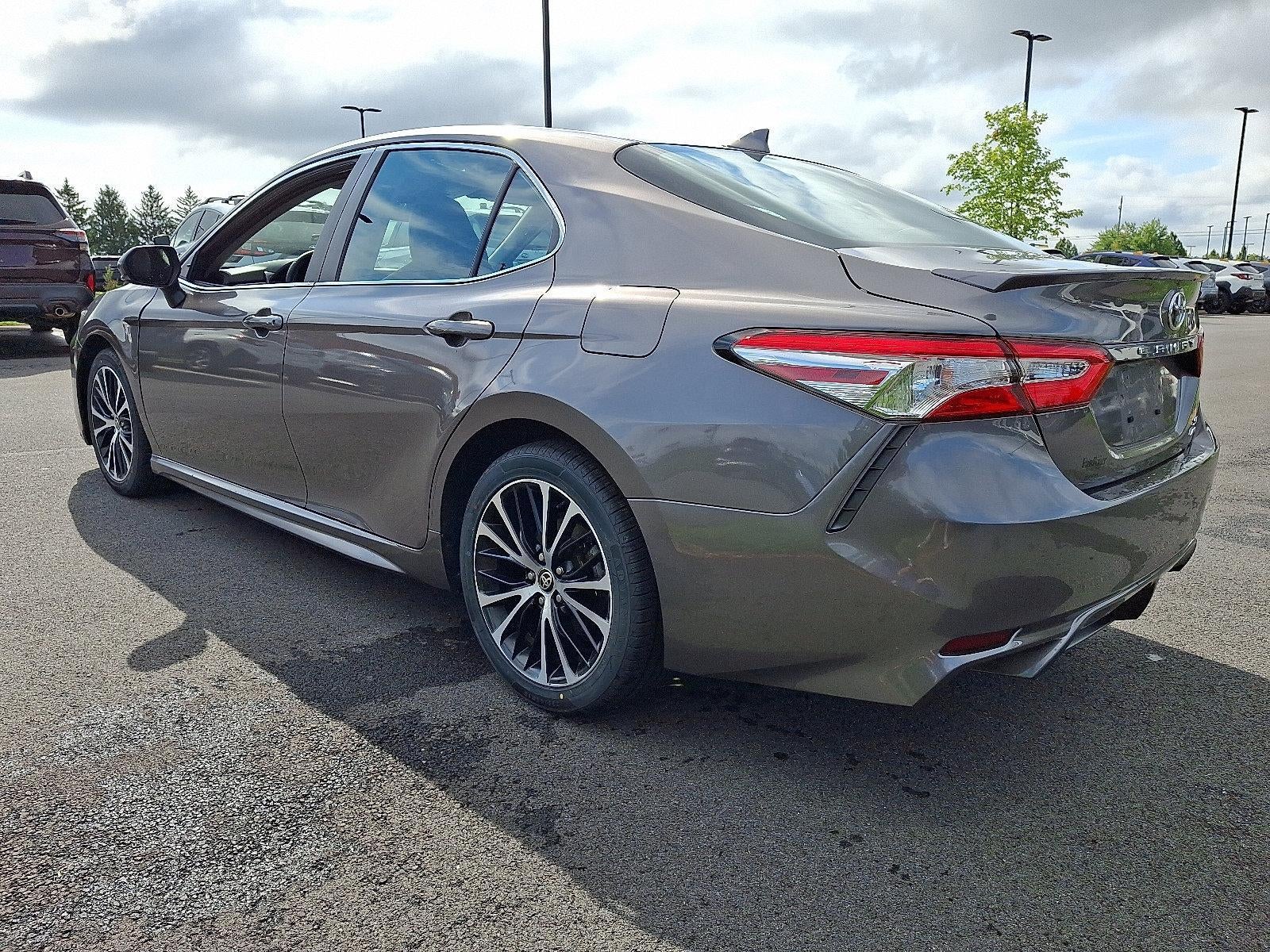 2020 Toyota Camry SE Auto AWD (Natl)