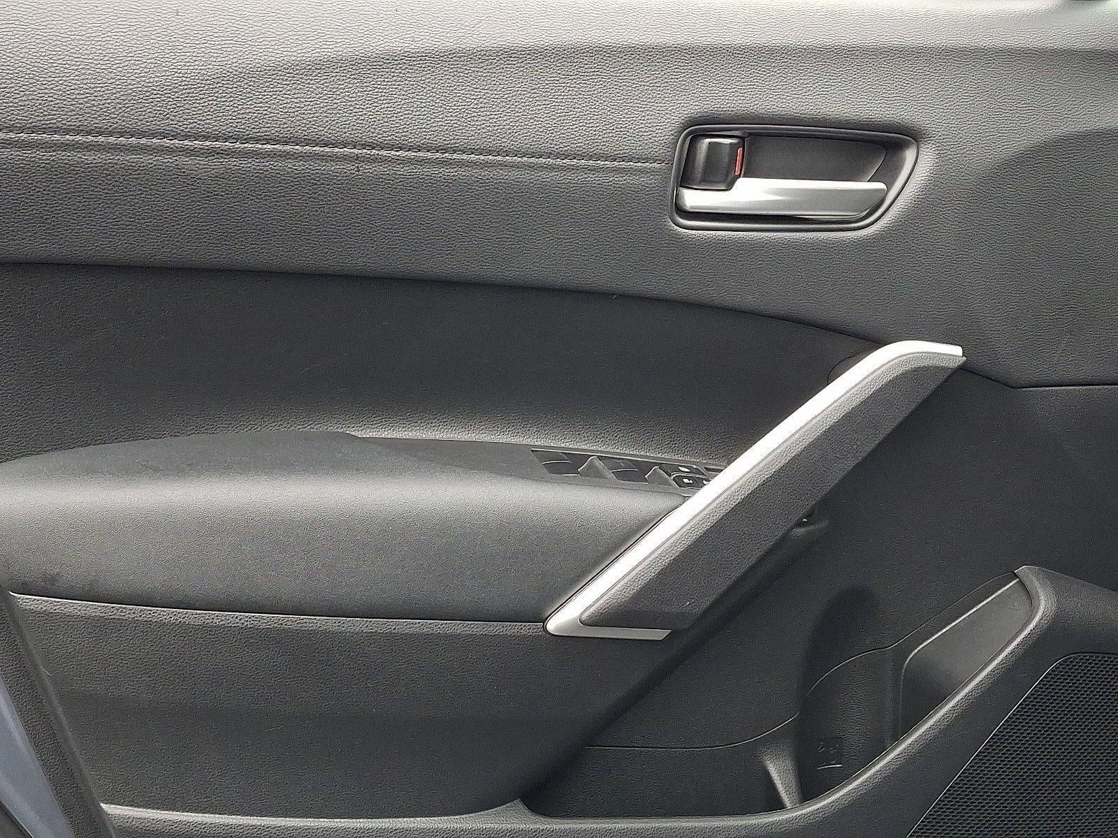 2024 Toyota Corolla Cross XLE 4WD (Natl)