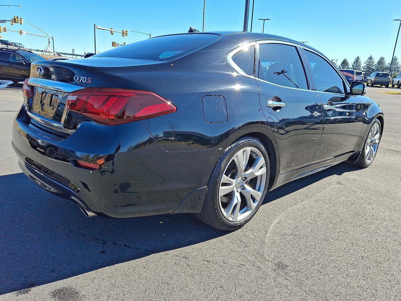 2015 INFINITI Q70 3.7 AWD
