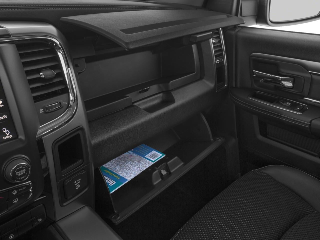 2016 RAM 1500 4WD Crew Cab 5.7 Ft Box Express