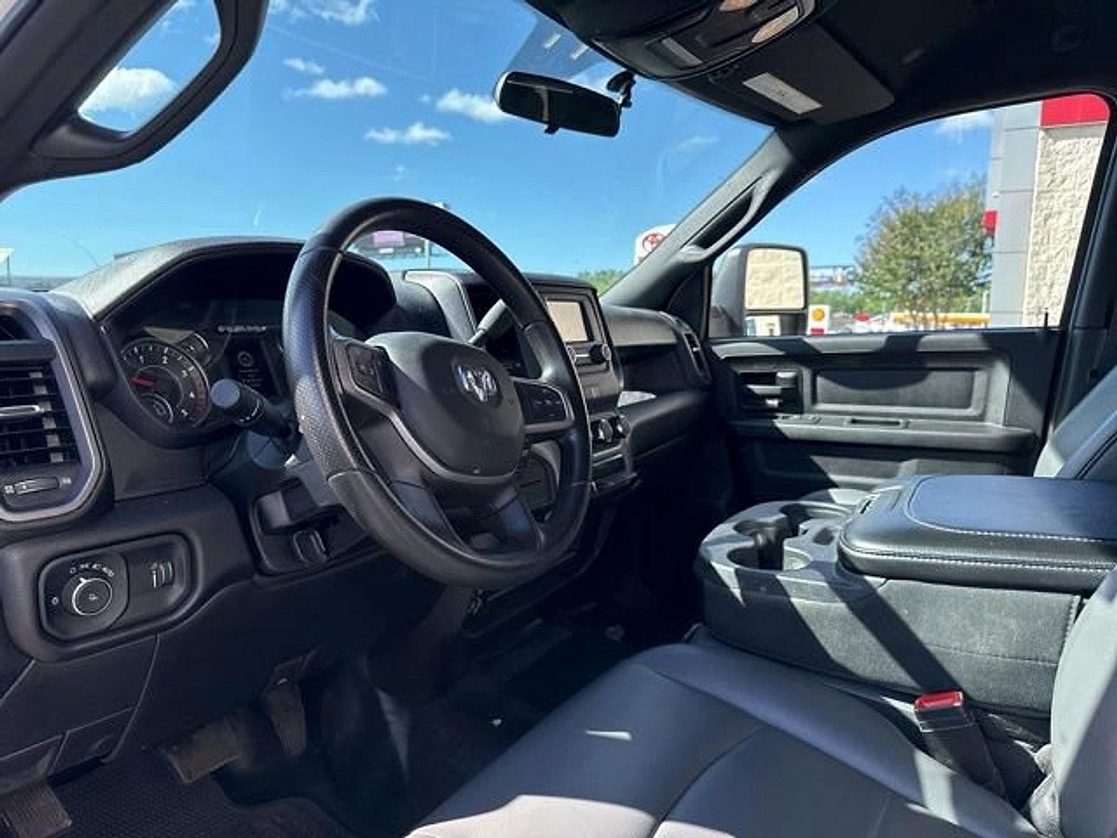 2024 RAM 3500 Tradesman 4x4 Crew Cab 8' Box